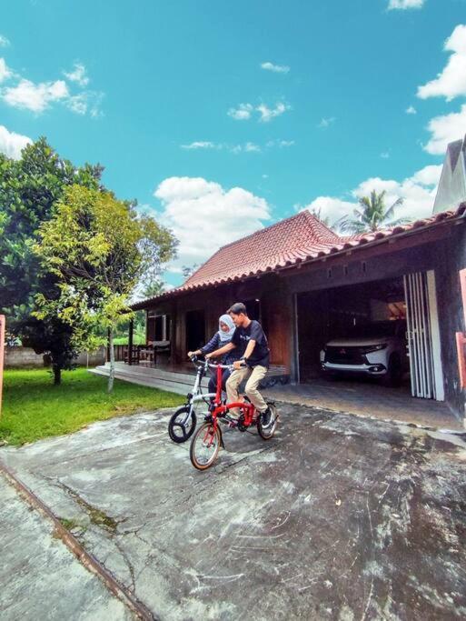 Ndalem Arsita Villa Yogyakarta Kültér fotó