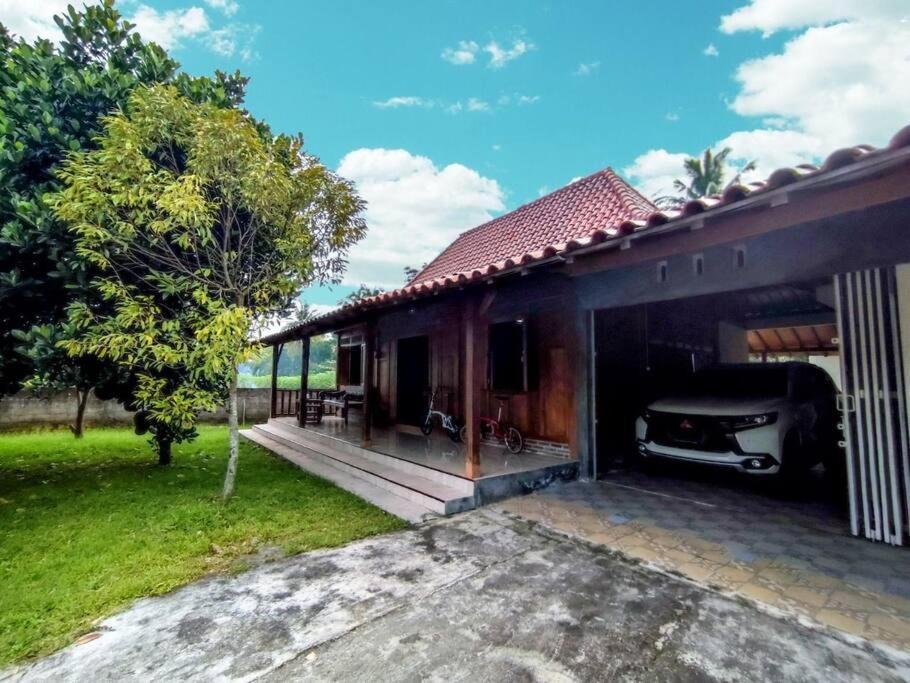 Ndalem Arsita Villa Yogyakarta Kültér fotó